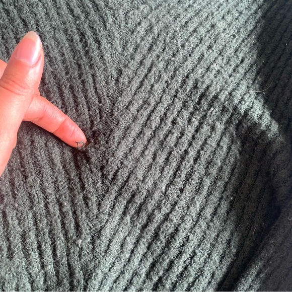 Urban Heritage Green knit sweater women’s size small - Picture 10 of 10